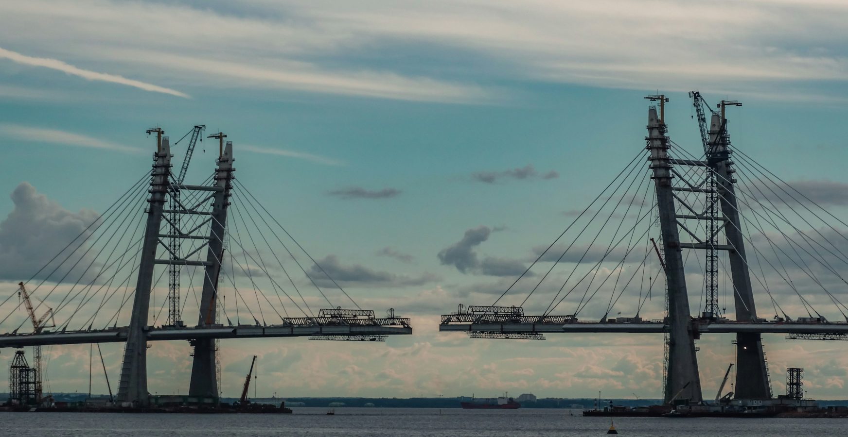 Puente en construcción, una licitación importante